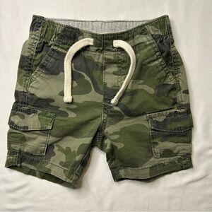 Old Navy Green Camo Baby Cargo Shorts Size 6-12 months